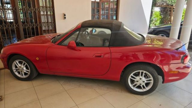 2002 - Mazda MX5 NB (Tarique Zavahir)